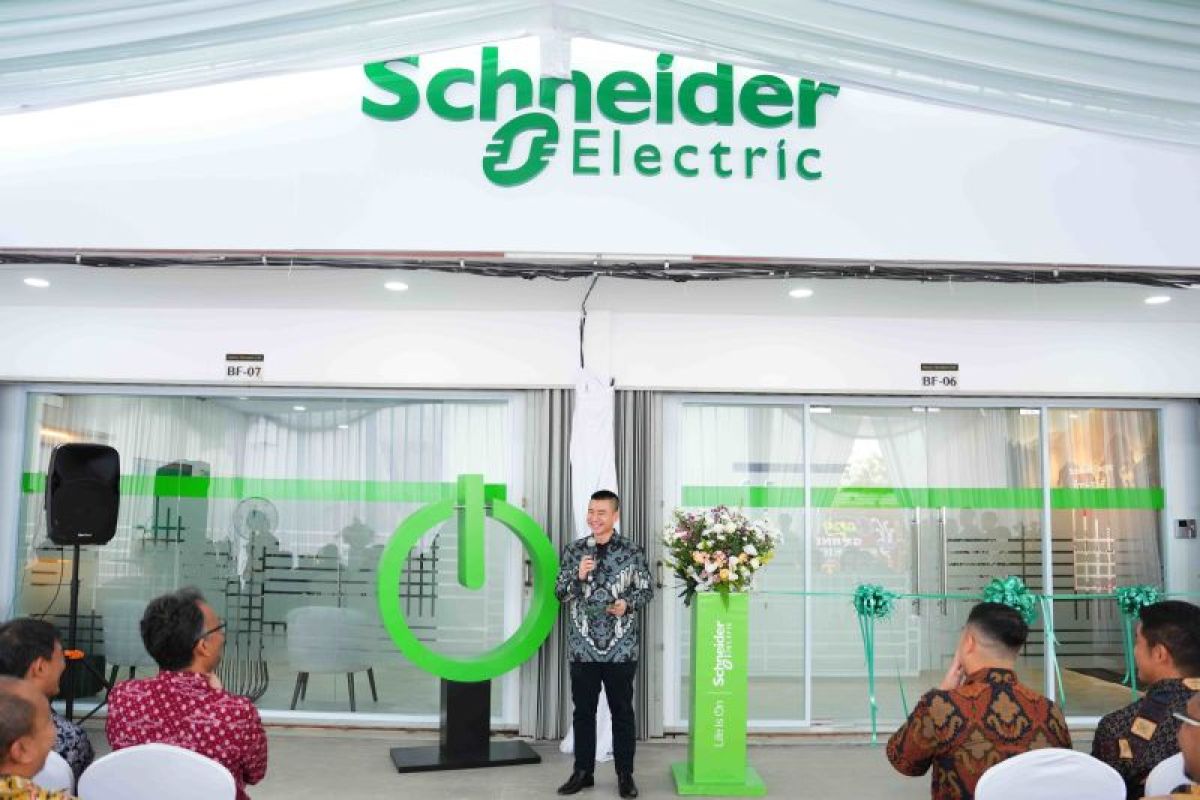 Schneider Electric hadirkan Service Hub Batam, Perluas jangkauan layanan