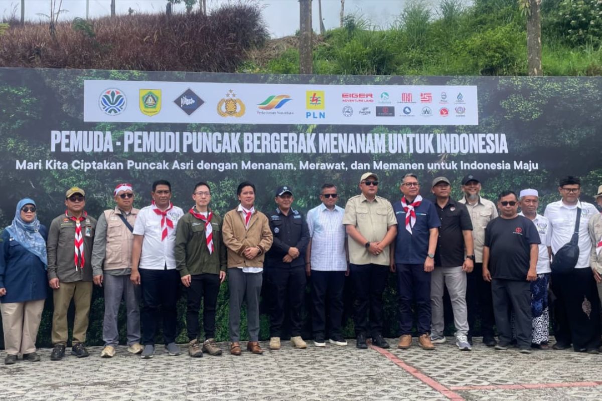 Kementerian LH lakukan penanaman pohon di Puncak, Bobocabin Gunung Mas ikut serta