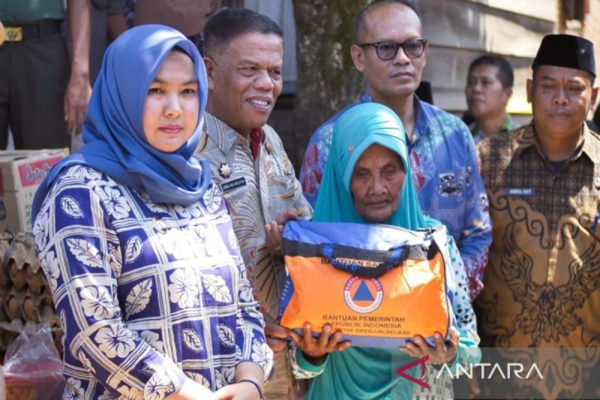 Tiga rumah terbakar di Tebing Tinggi, Pemkab Madina turun langsung beri bantuan