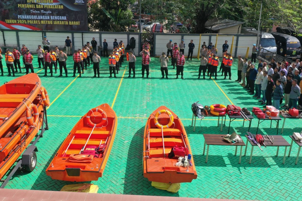 Polres Jakbar pastikan kesiagaan peralatan hadapi potensi bencana