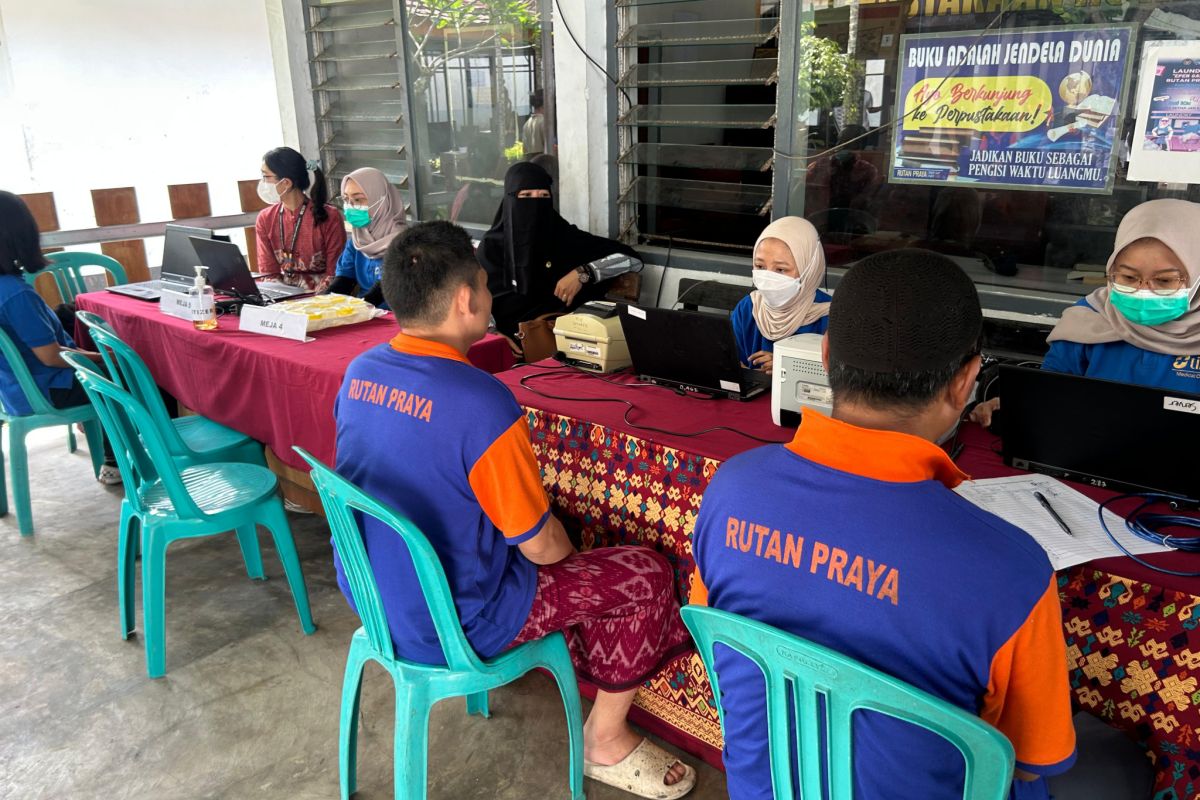 Warga binaan Rutan Praya Lombok Tengah jalani skrining ACF TBC