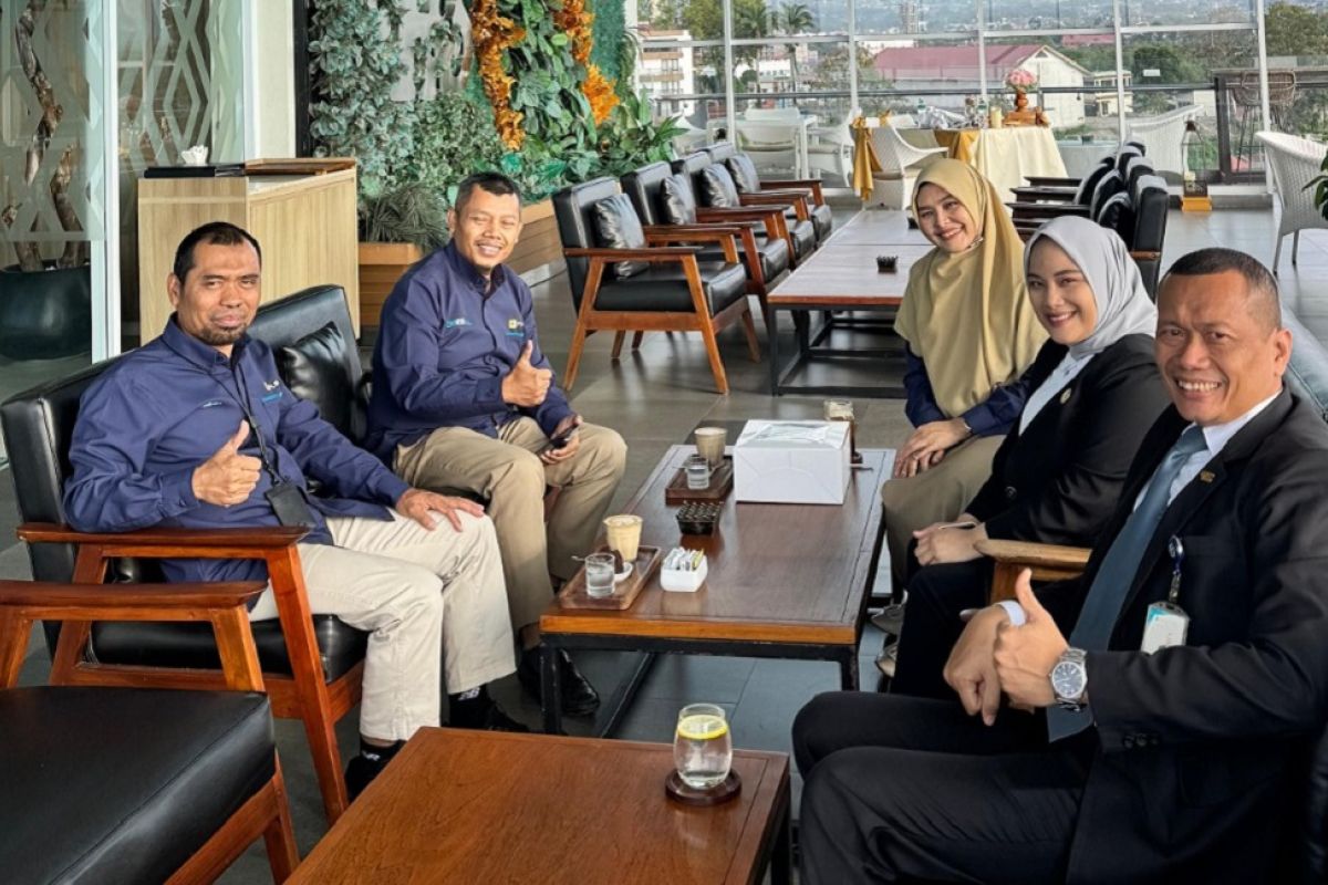 PLN dan Santika Hotel Bukittinggi sambung sinergi, nyalakan semangat di Hari Pahlawan