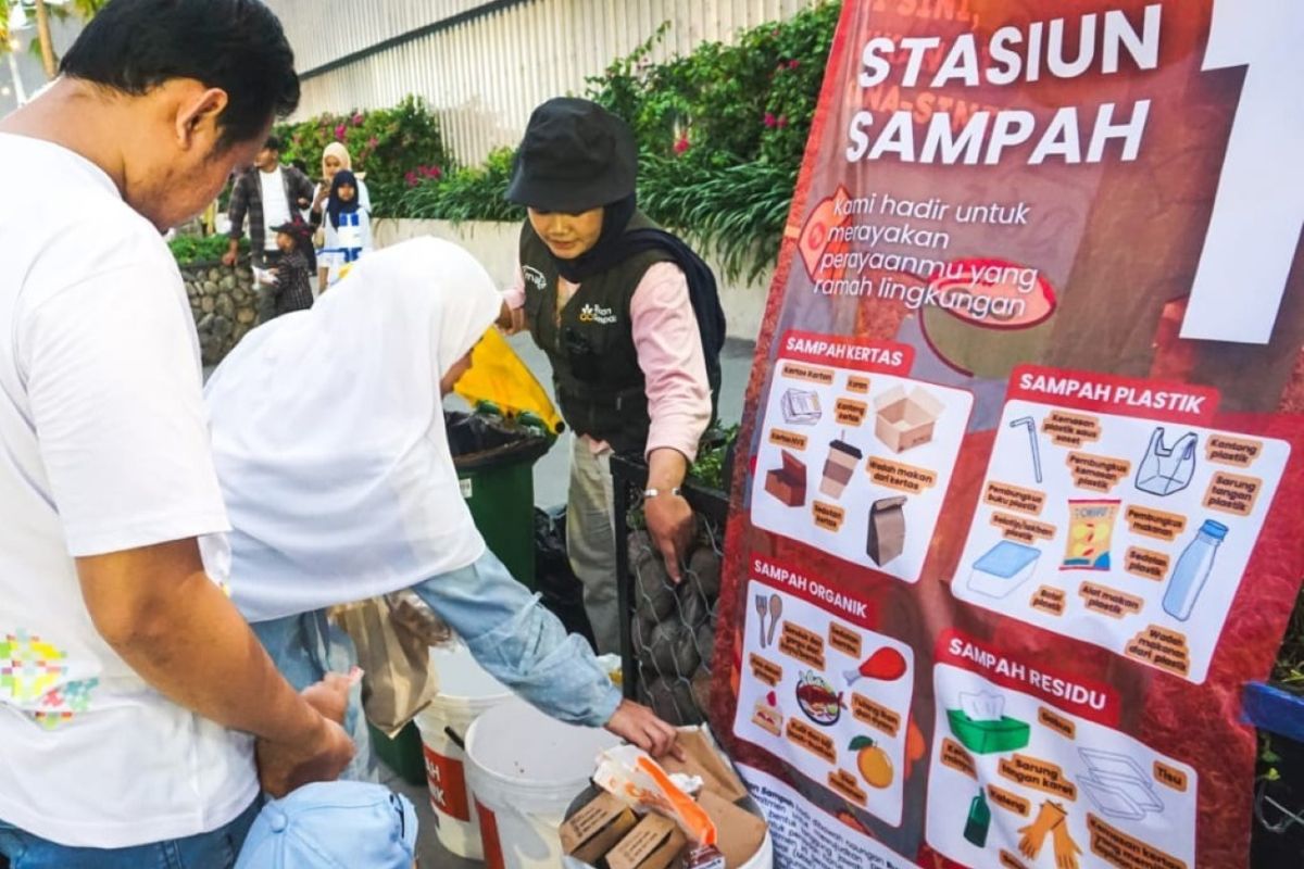 Rekan Sampah Makassar kumpulkan 108,8 kg sampah di Mal Nipah