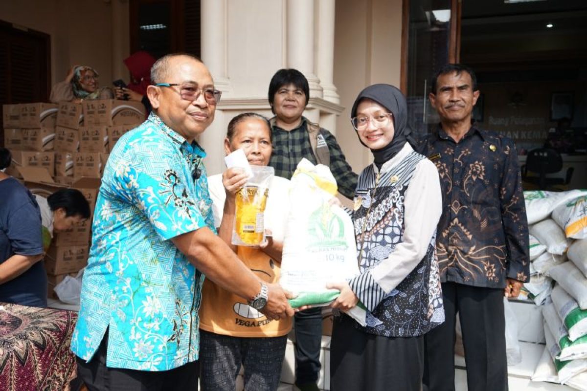 26.451 PBP di Kediri terima bantuan beras dan minyak goreng