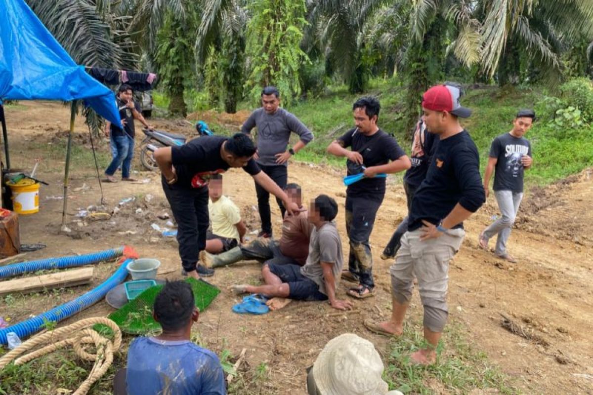 Polres Pasaman Barat  razia penambangan emas tanpa izin