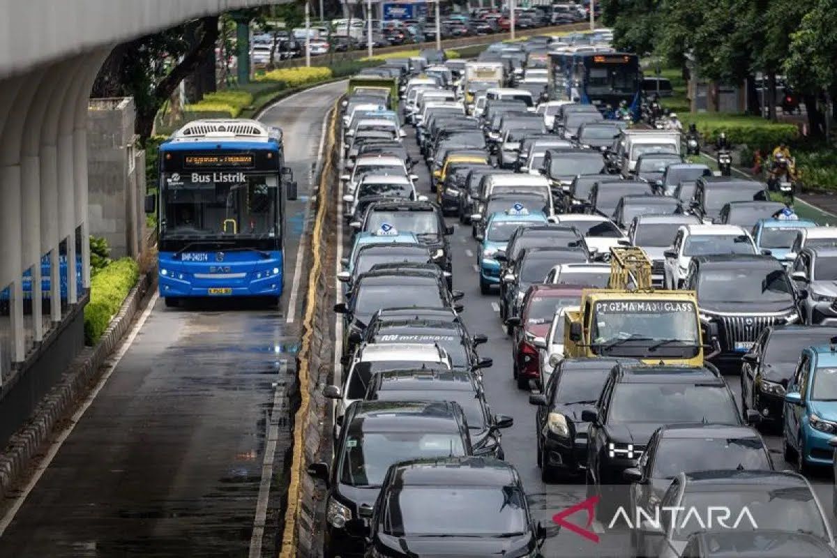 Kenaikan tarif Transjakarta diharapkan tidak bebani masyarakat bawah