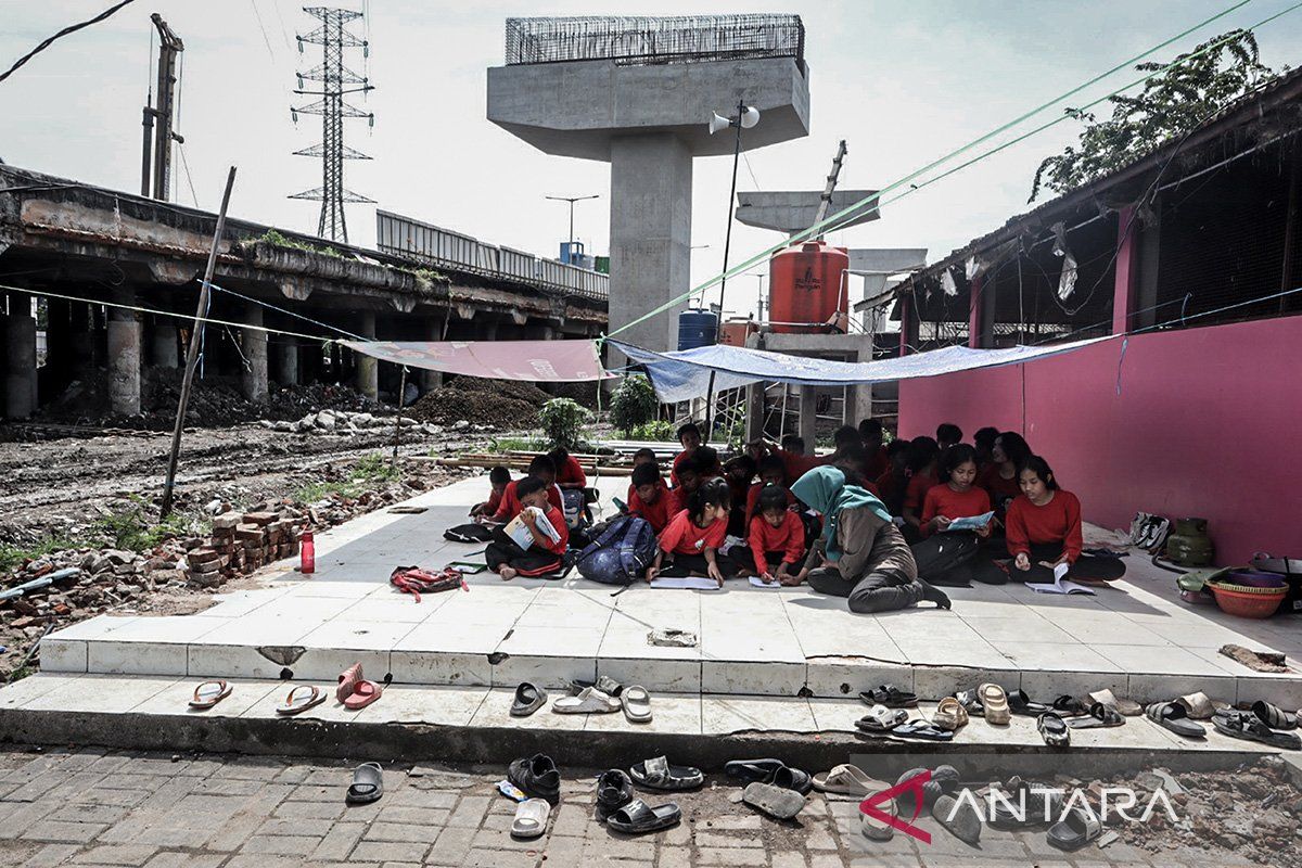 Menimba ilmu di Sekolah Darurat Kartini