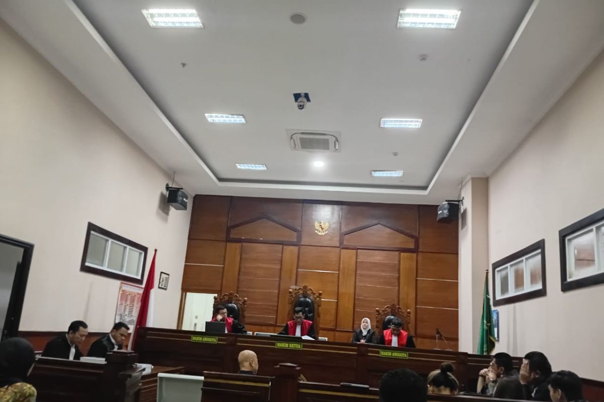 Hakim vonis Hendra Lie 10 bulan penjara terkait pencemaran nama baik