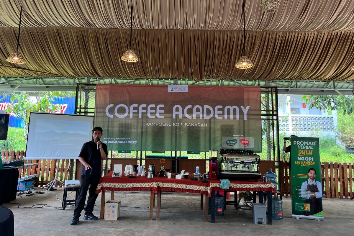 "Coffee Academy" jaring puluhan barista pemula berbagai daerah