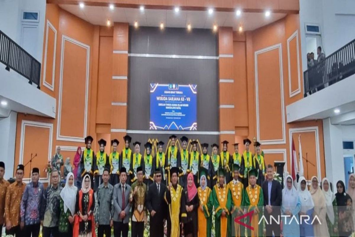 Wisuda ke-VII STAIN Madina: 497 lulusan siap mengabdi untuk negeri