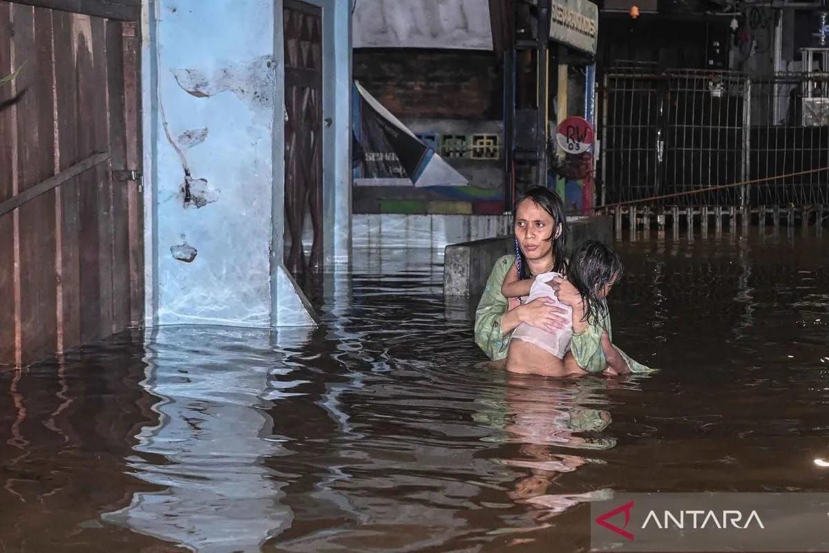 Cuaca ekstrem, Pemprov DKI diminta antisipasi banjir dan longsor