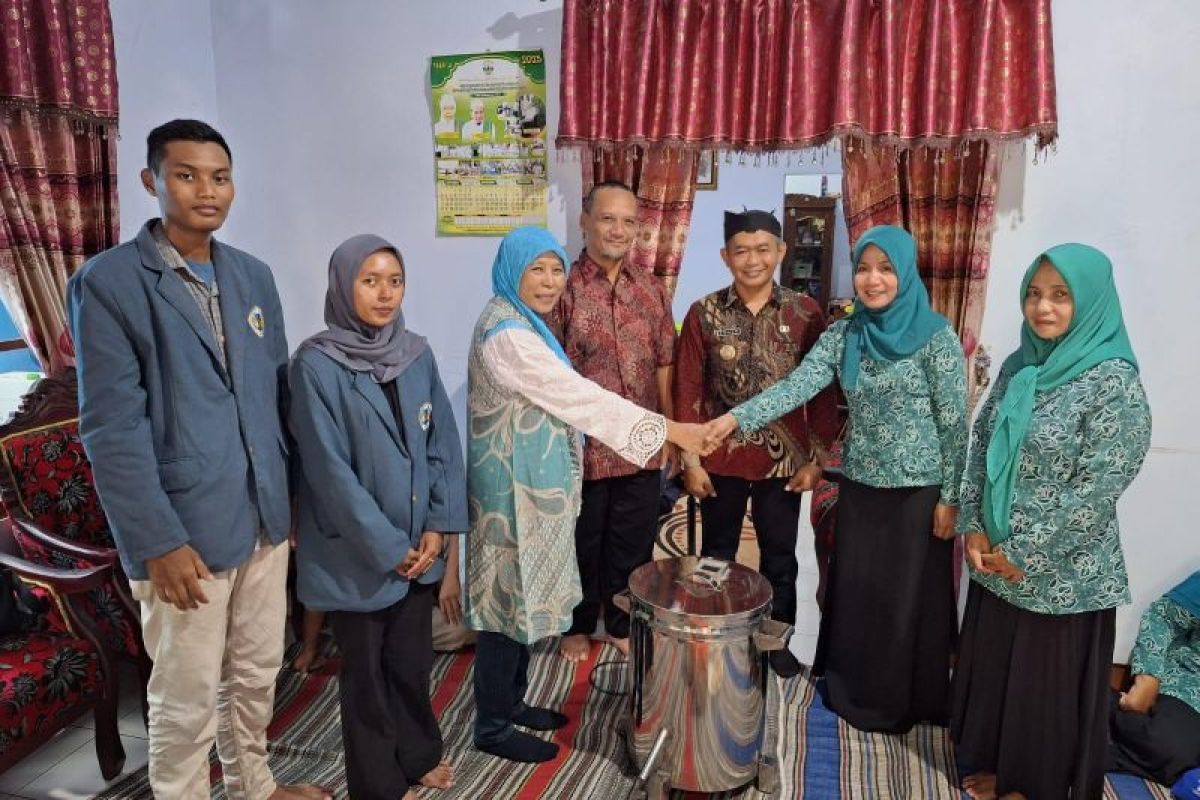 Unitomo dorong penerapan teknologi hijau dan literasi digital di Desa Wisata