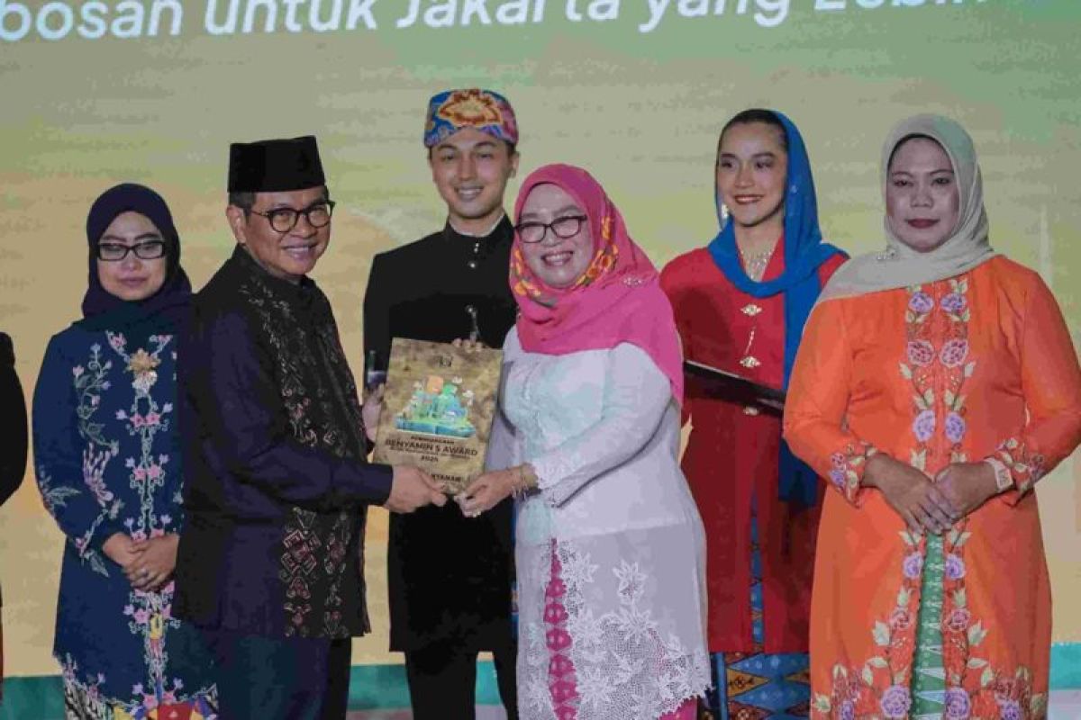 Pramono anugerahkan Benyamin S Award 2025