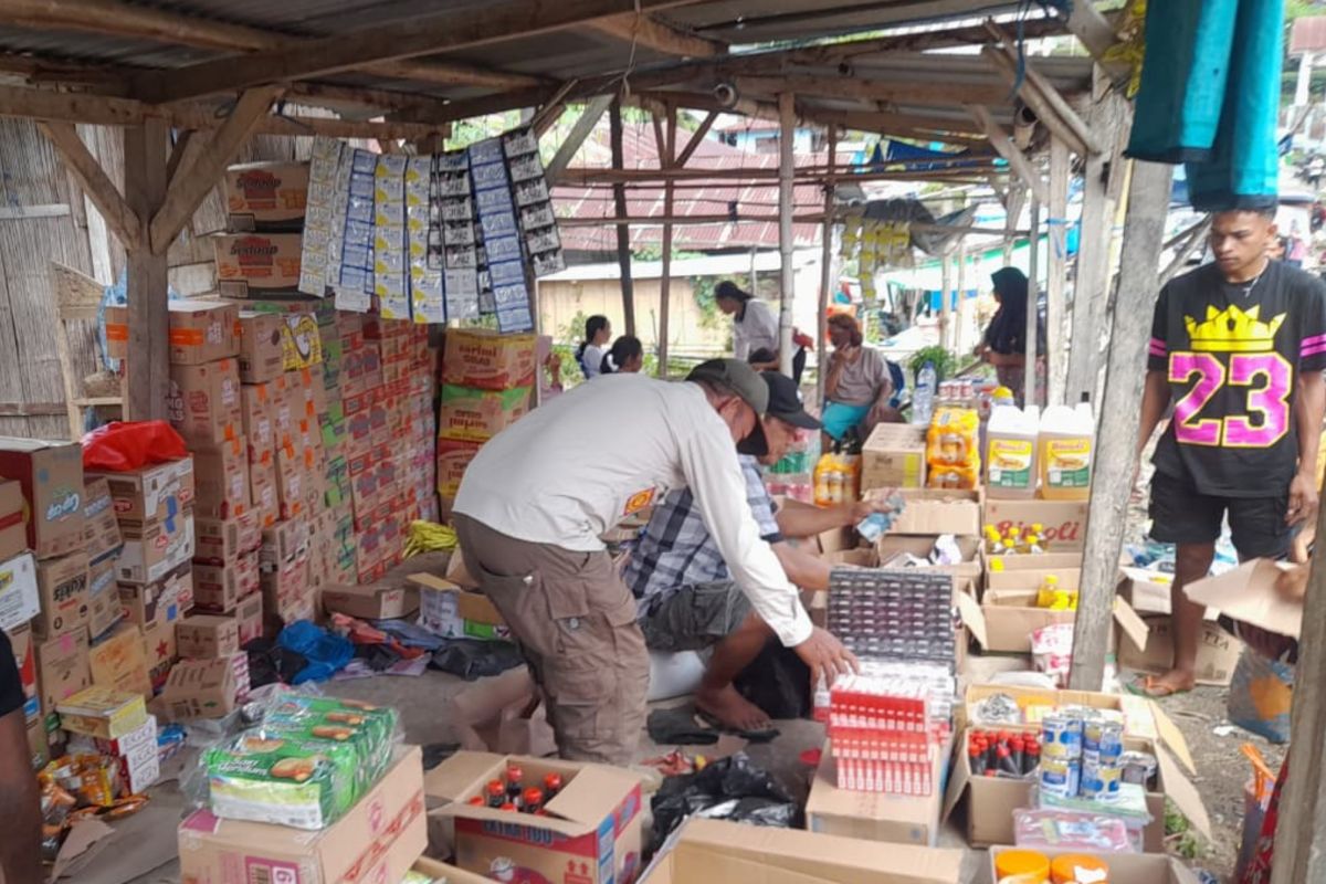 Satgas menyita 32.600 batang rokok ilegal di Mabar salama Oktober 2025