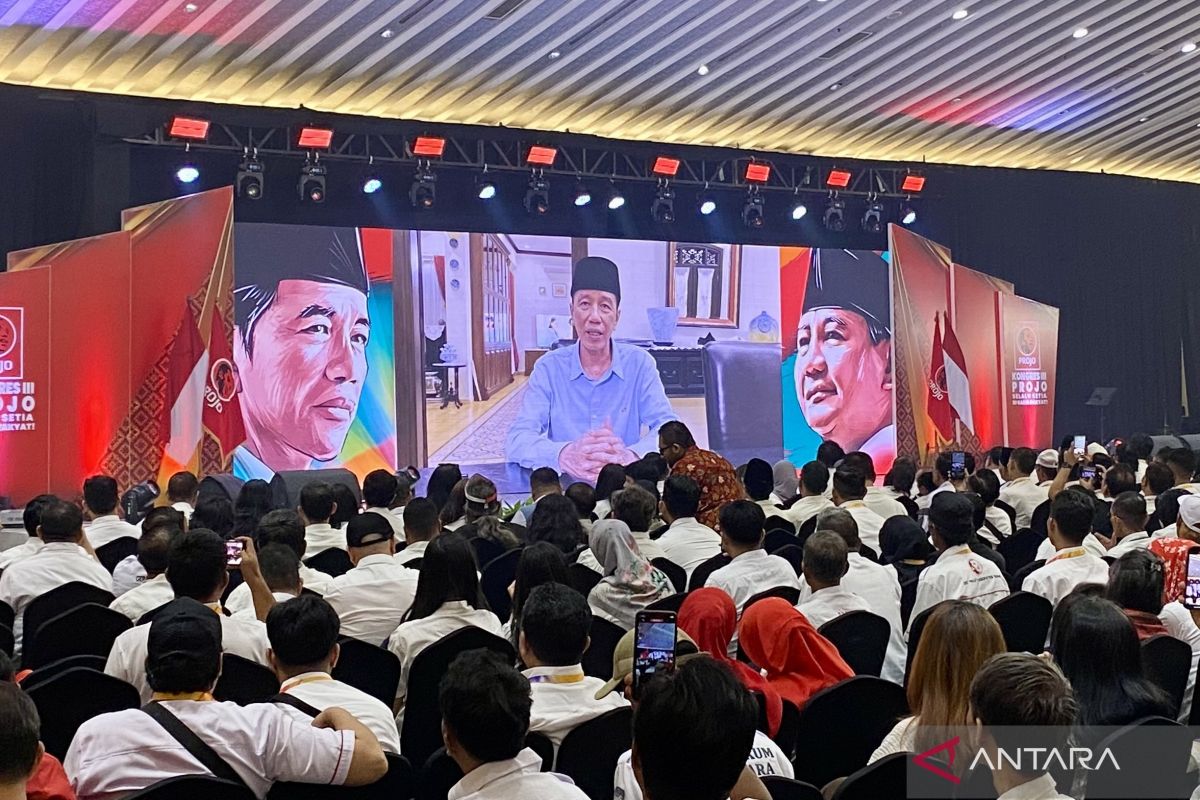 Tak hadir langsung, Jokowi sapa Kongres III Projo lewat tayangan video
