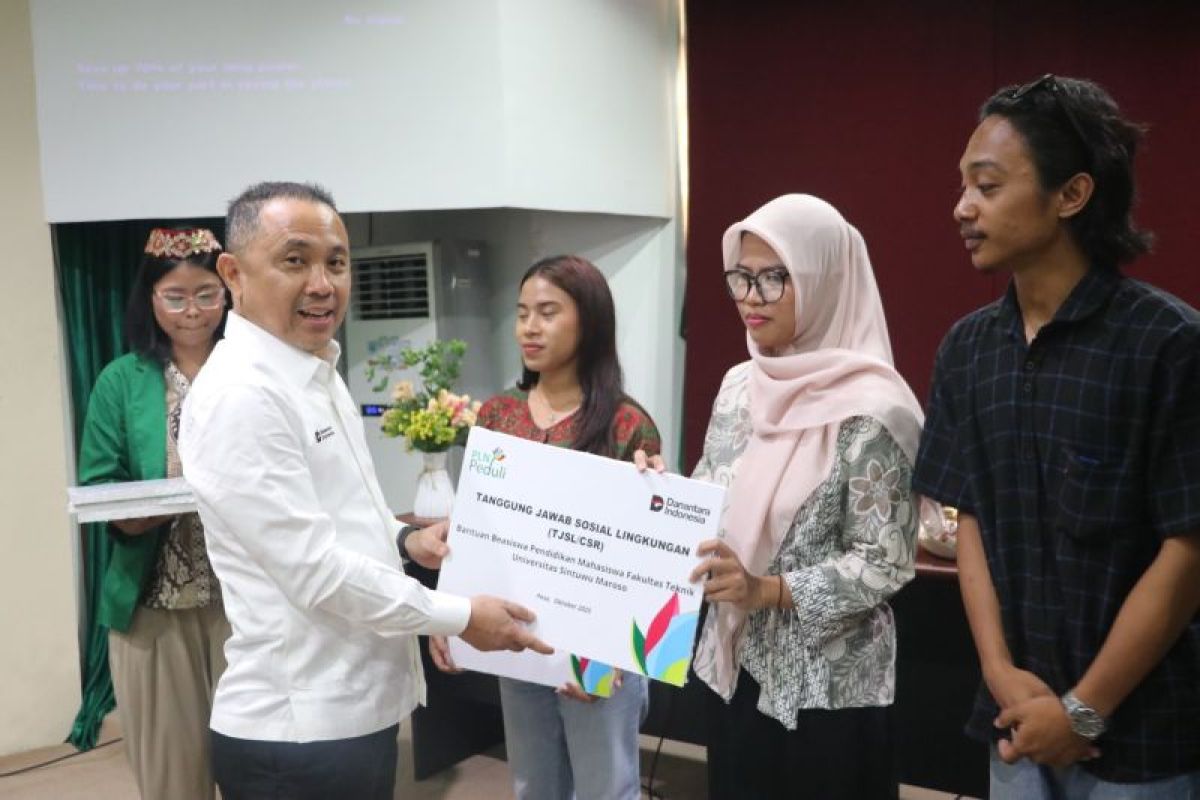 PLN serahkan bantuan beasiswa Universitas Sintuwu Maros