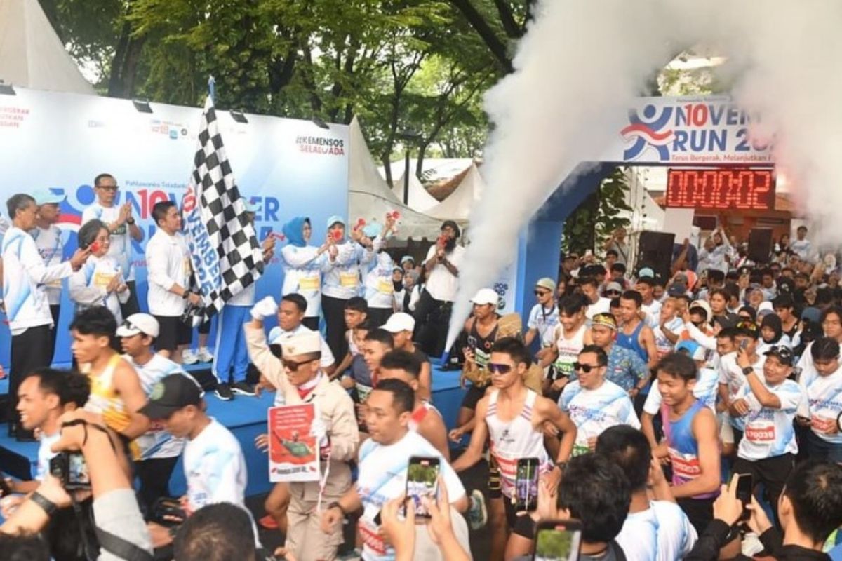 Seskab Teddy lepas 4.000 peserta November Run, ada keluarga pahlawan