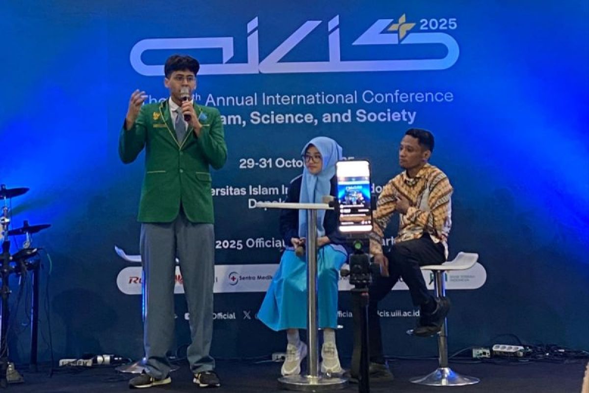 Dua siswa MAN Insan Cendekia Pekalongan tampil dalam AICIS 2025