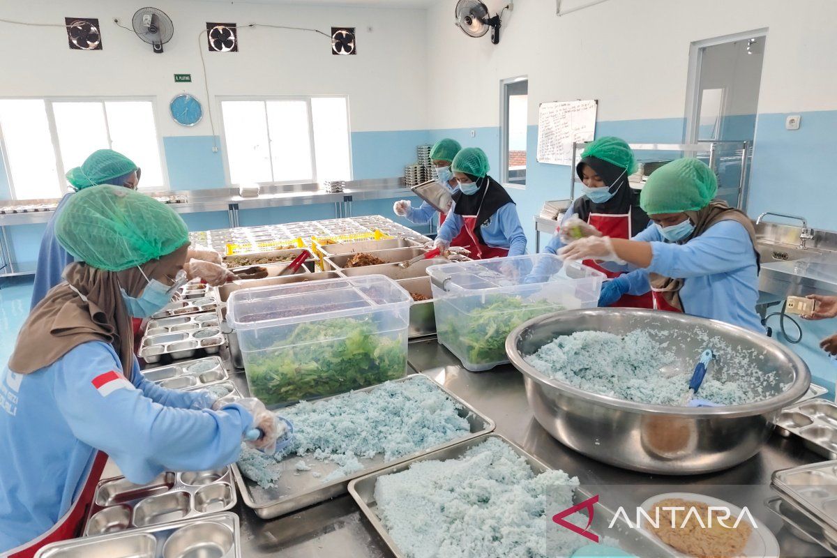 Nasi Bunga Telang jadi menu pembuka SPPG Polres Boyolali