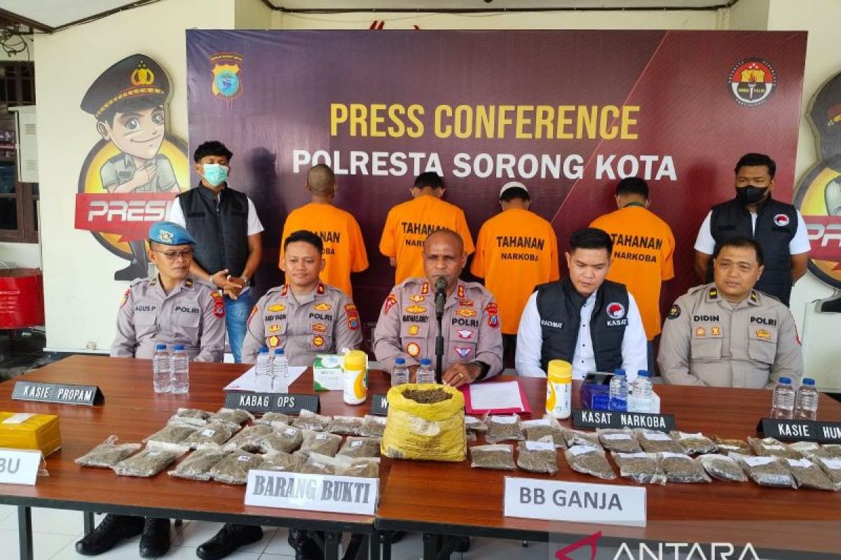 Polresta Sorong ungkap kasus peredaran ganja 1,7 kilogram