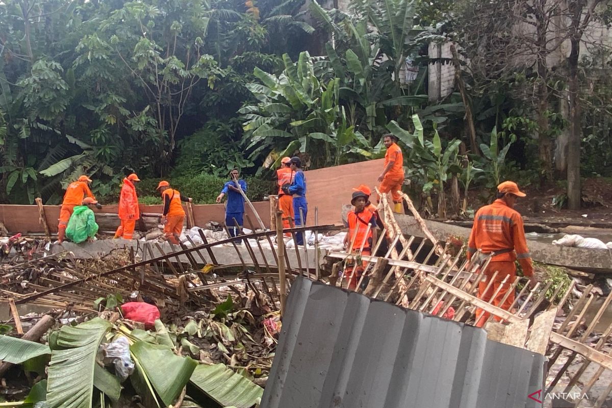 Jaksel akan bangun turap permanen lebih tinggi dari tanggul Baswedan