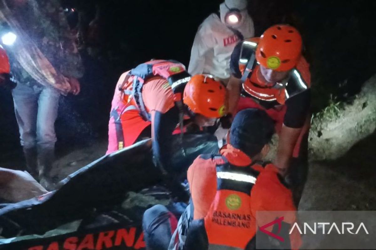 Tim SAR temukan jasad tenggelam di Curug Besemah Pagaralam