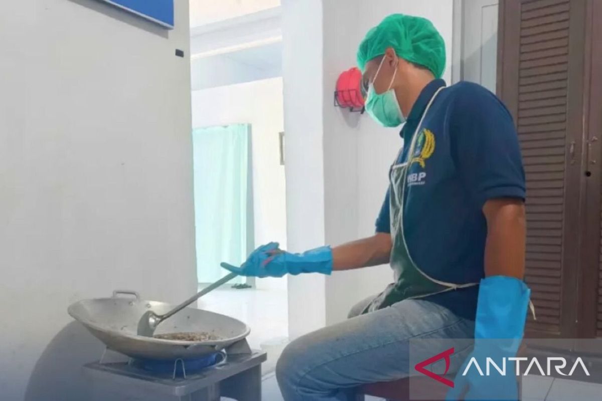 Lapas Banda Neira ajar warga binaan olah pangan lokal berbahan dasar tuna jadi produk UMKM