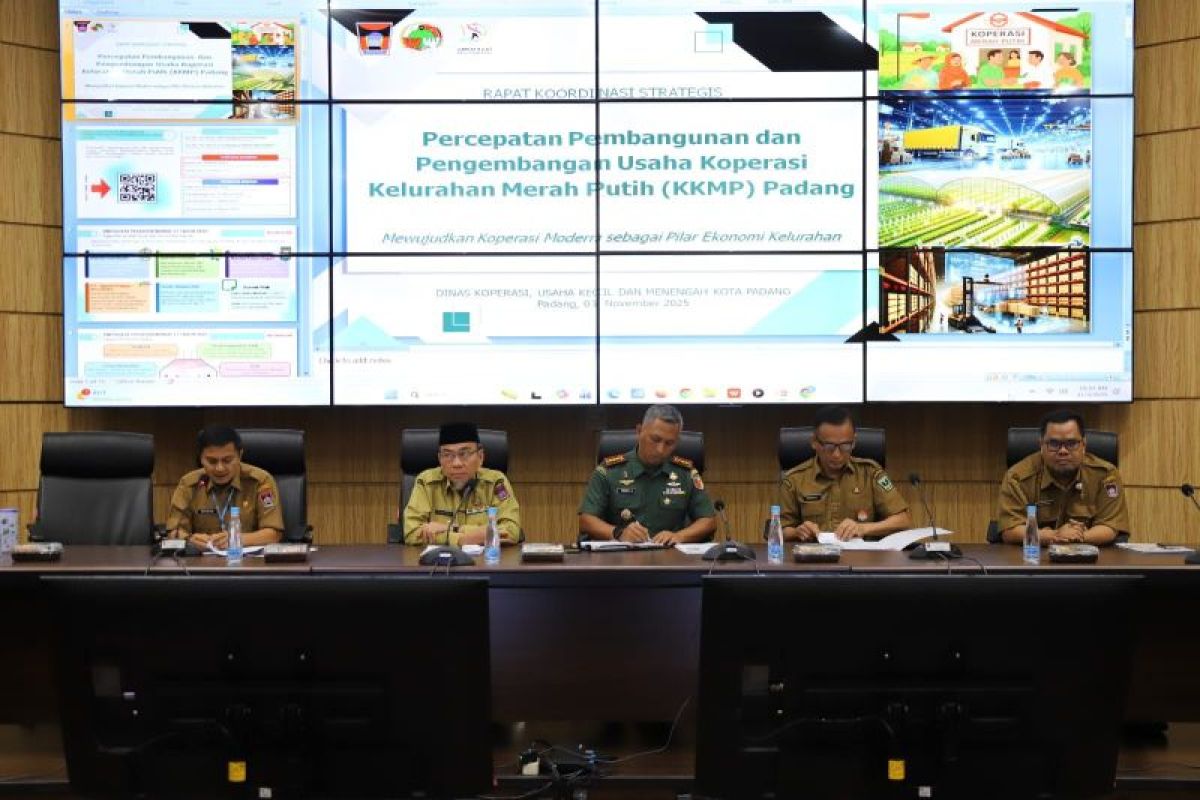 Wawako Maigus Nasir pimpin rapat koordinasi persiapan pembentukan Koperasi Kelurahan Merah Putih Kota Padang