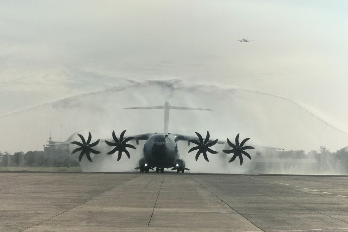 Pesawat angkut terbesar TNI AU A400M mendarat di Halim Perdanakusma