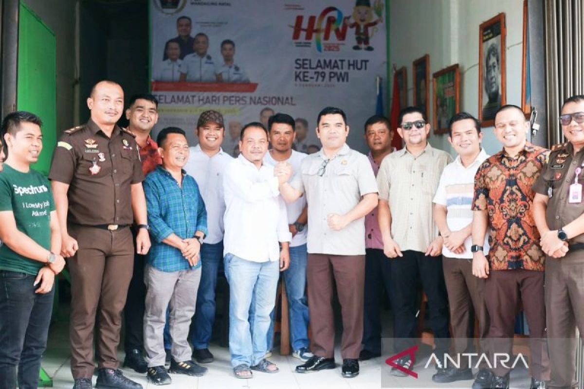 Kajari Madina Yos A Tarigan kunjungi PWI, ajak jurnalis bersinergi tegakkan hukum