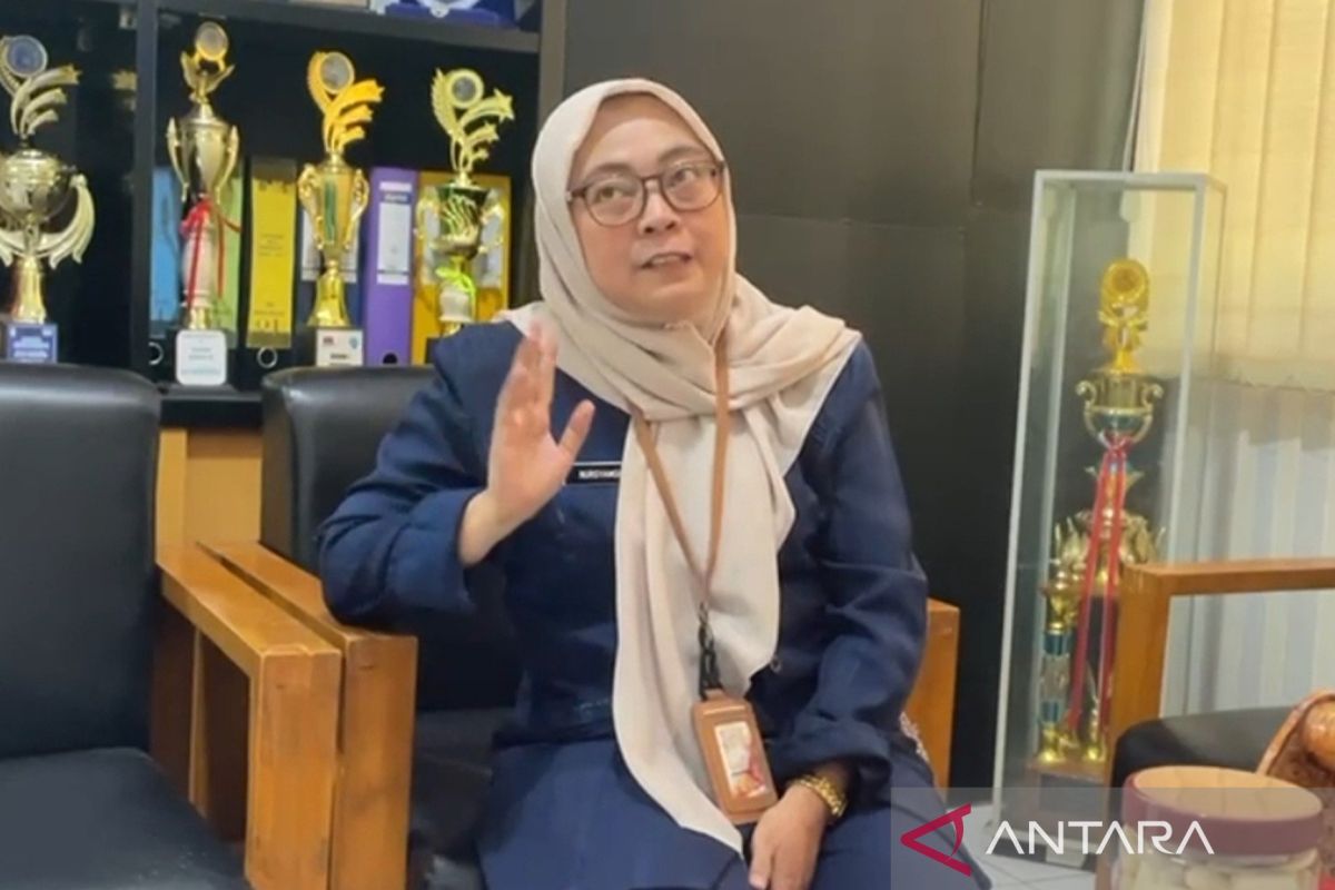 Siswa diduga keracunan MBG, sekolah di Jakbar jajak pendapat orang tua