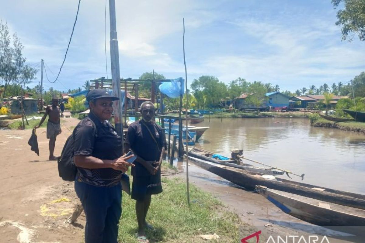 Pokja Kampung Migiwia beli 27 mesin ketinting dengan dana bantuan YPMAK