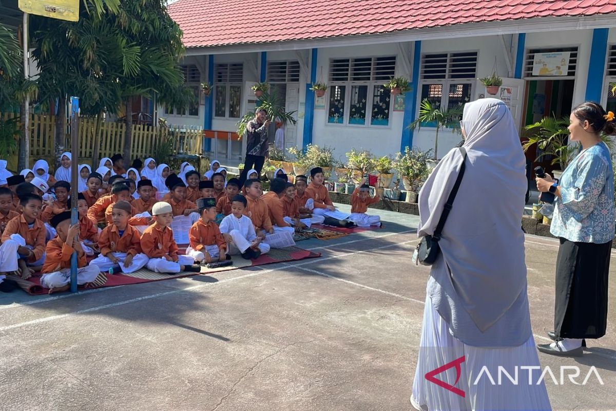 Komunitas Rangkul Asa kenalkan inklusi sejak dini di SDN 7 Tapa