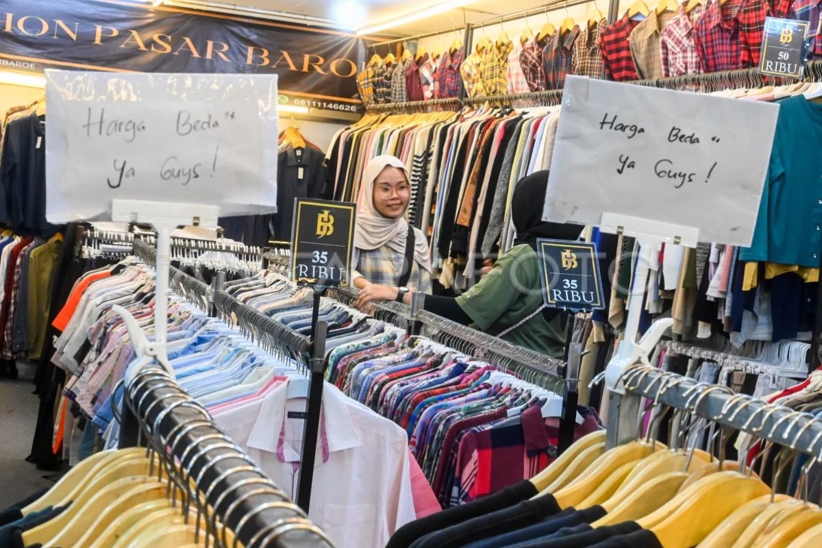 Pedagang thrifting minta peta jalan usai larangan impor baju bekas