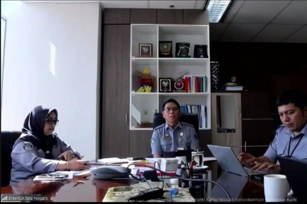 Kanwil Kemenkum Kalbar ikuti rapat koordinasi penerbitan SKT Partai Politik Baru