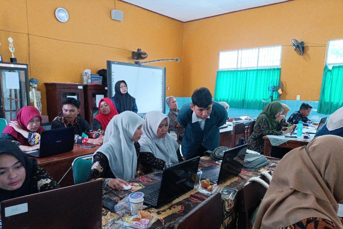 Dosen Unila gelar pelatihan pemanfaatan AI untuk rancang pembelajaran STEM