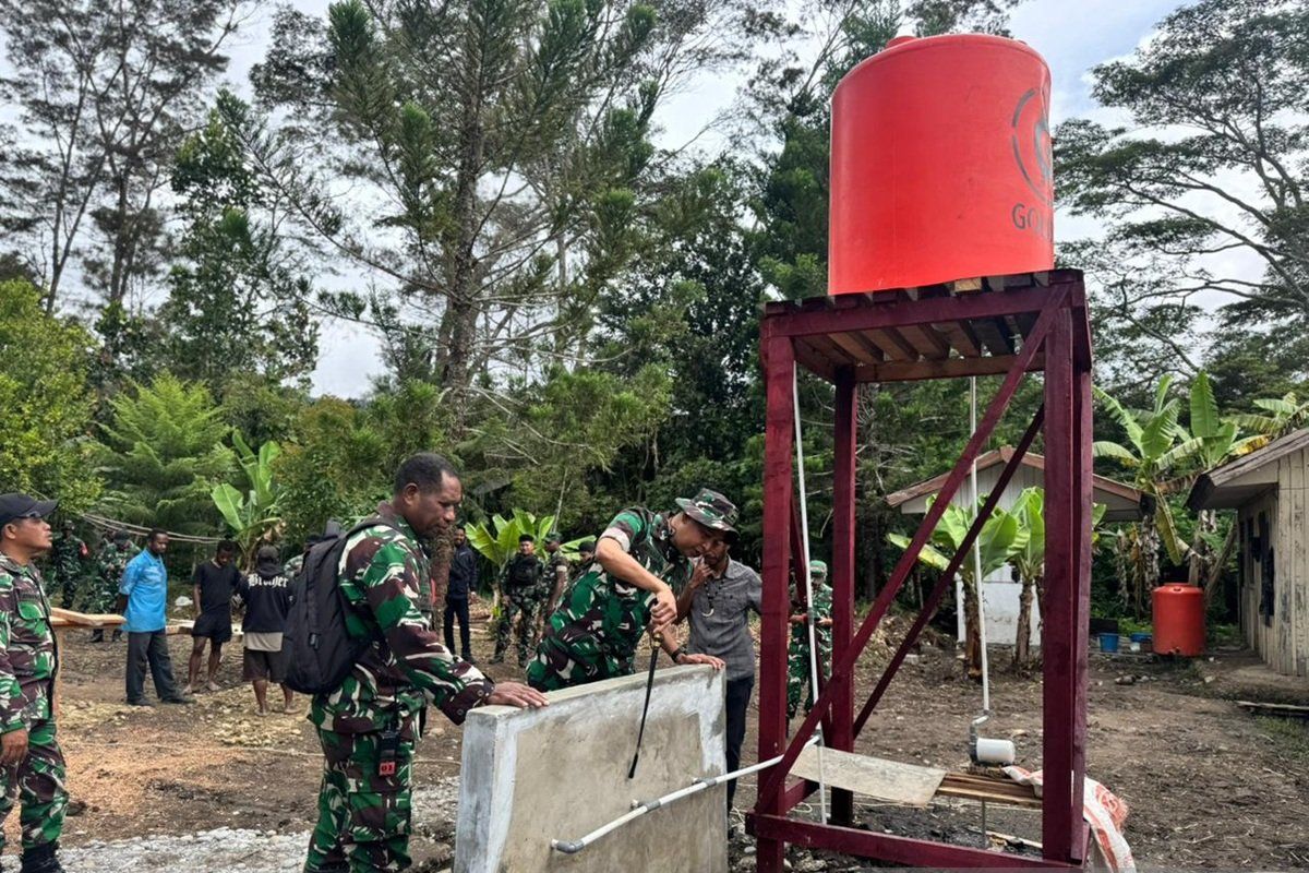 Kodim 1702/Jayawijaya membangun tiga rumah sehat untuk warga Distrik Piramid