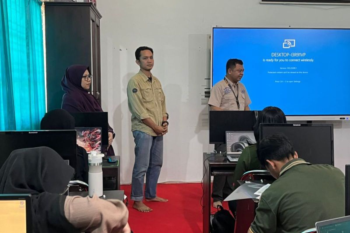 Mahasiswa FBIT UMPR ikuti pelatihan pembuatan media pembelajaran interaktif dengan Assemblr EDU