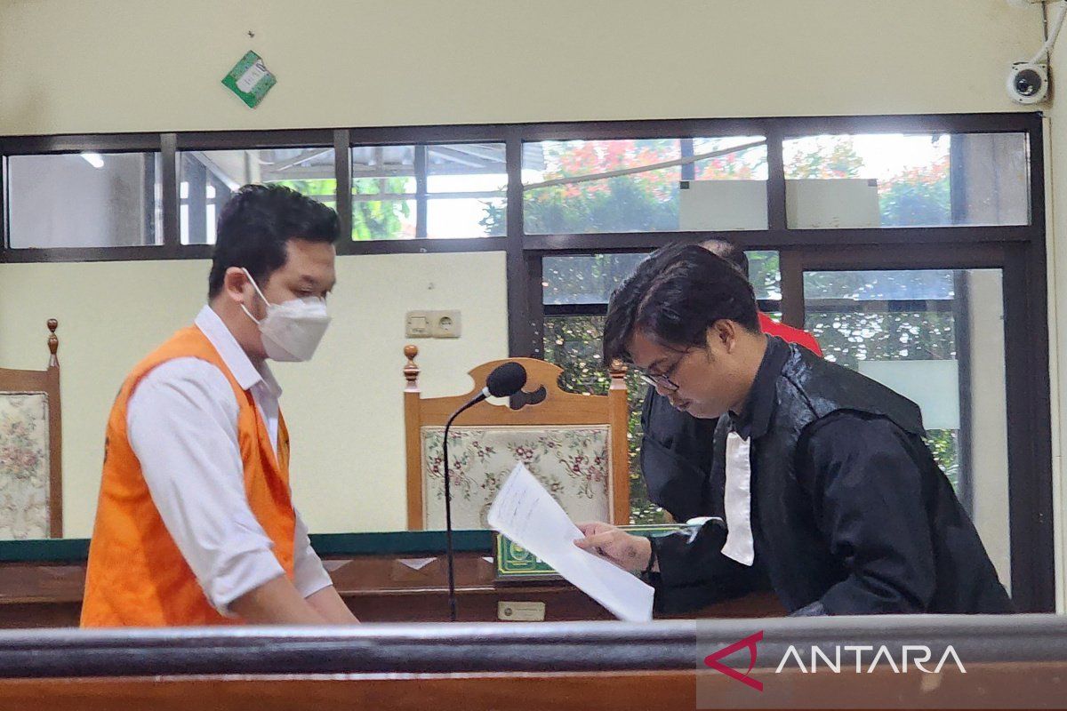 Polisi penganiaya bayi di Semarang dituntut 14 tahun penjara