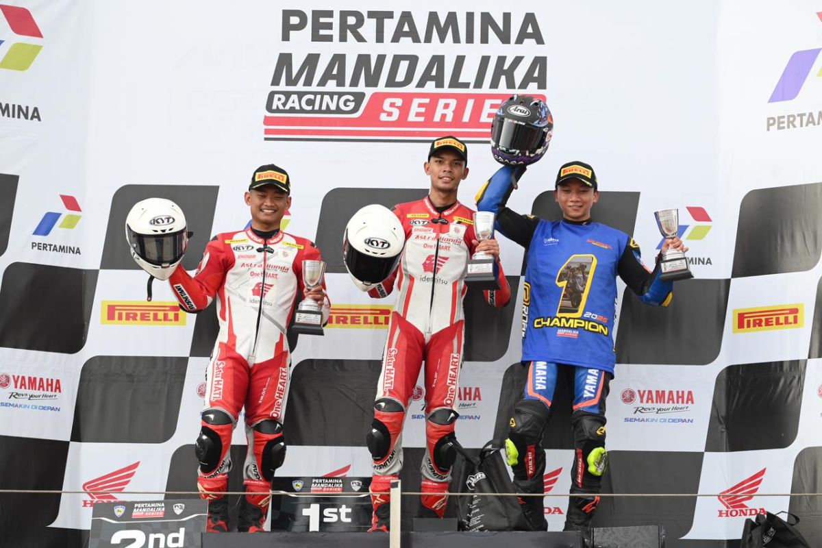 Adenata-Rheza melesat kencang kuasai podium MRS seri akhir bersama CBR600RR
