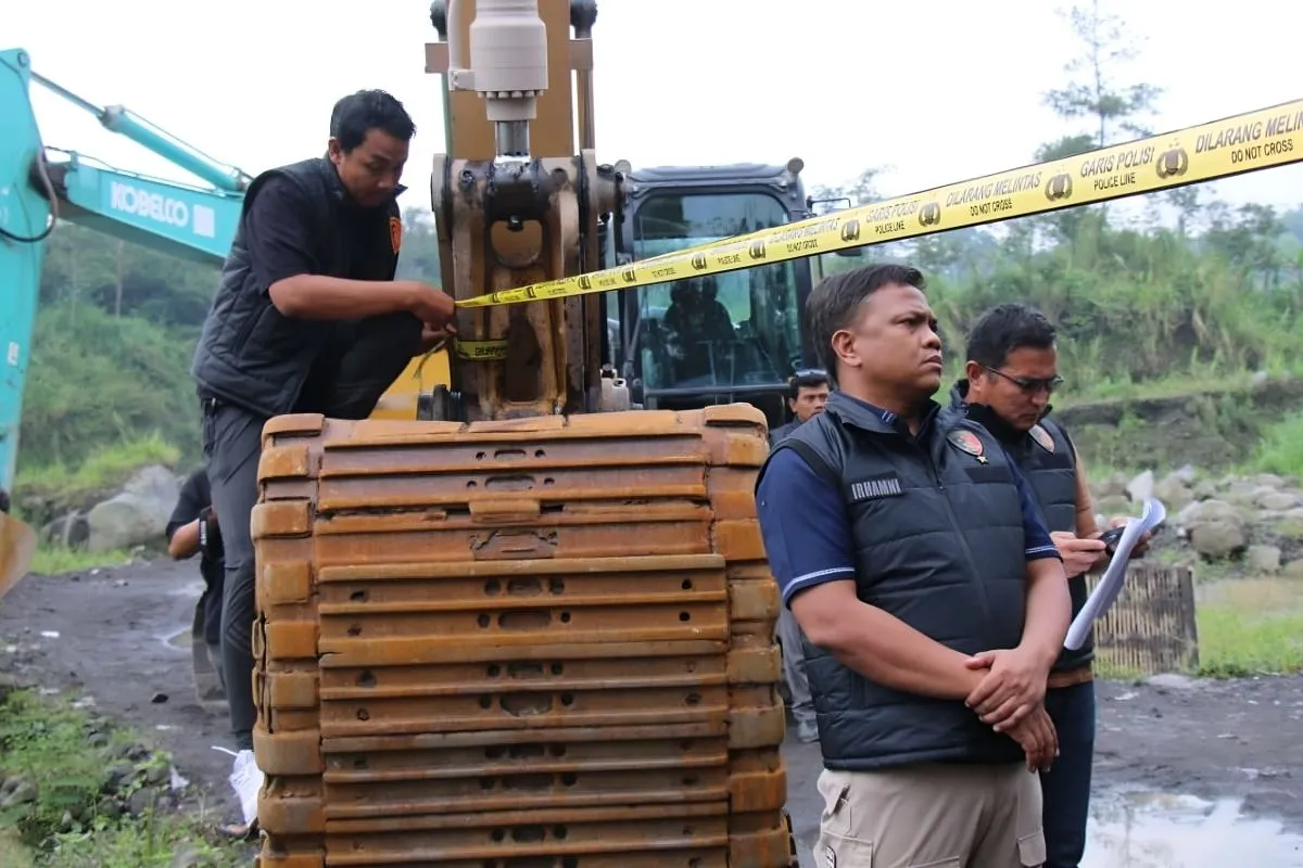 Polri tetapkan tiga tersangka kasus penambangan pasir ilegal di Merapi - ANTARA News