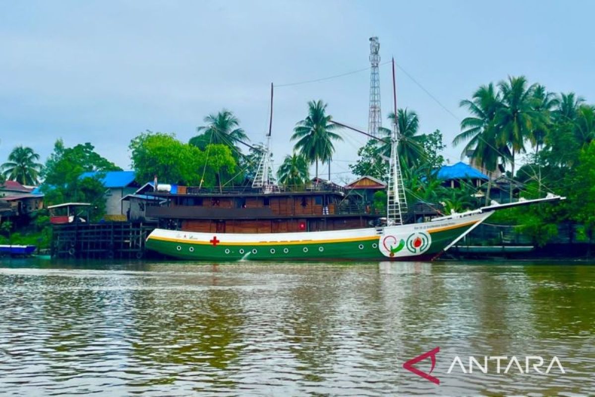 RS Apung beri layanan kesehatan gratis di ujung Kutai Timur