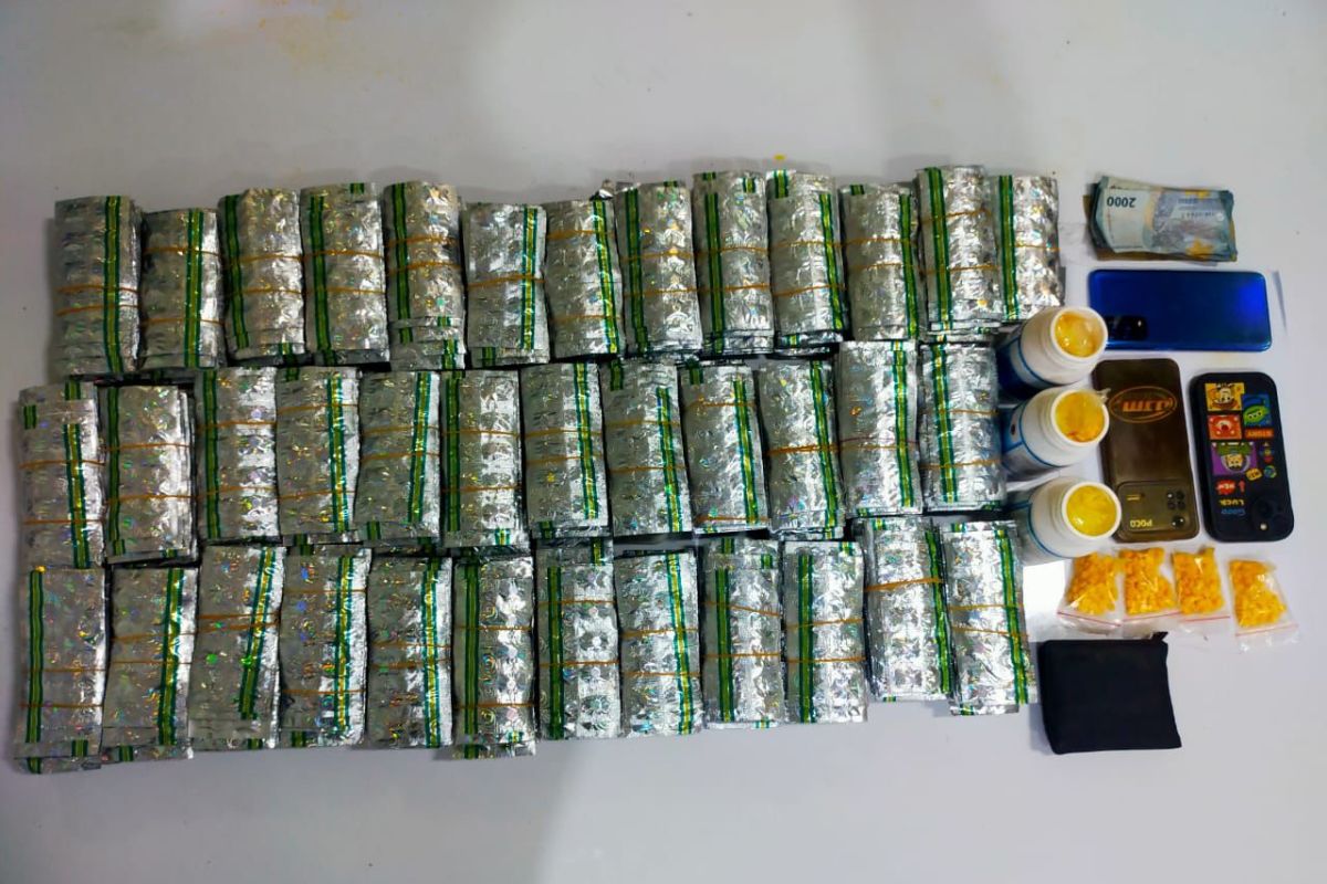 Ditresnarkoba Polda Banten ungkap 12 ribu obat keras di Pandeglang