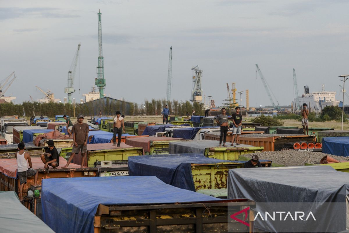 Antisipasi kepadatan truk di Banten