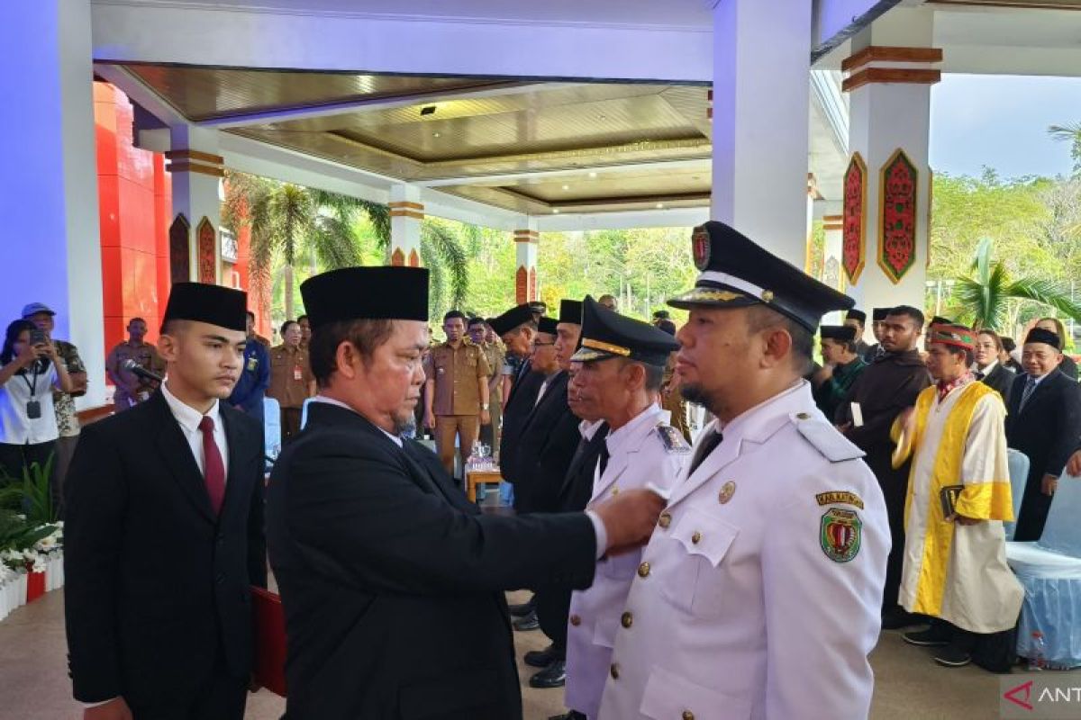 Bupati Katingan lakukan penyegaran dengan lantik 260 ASN