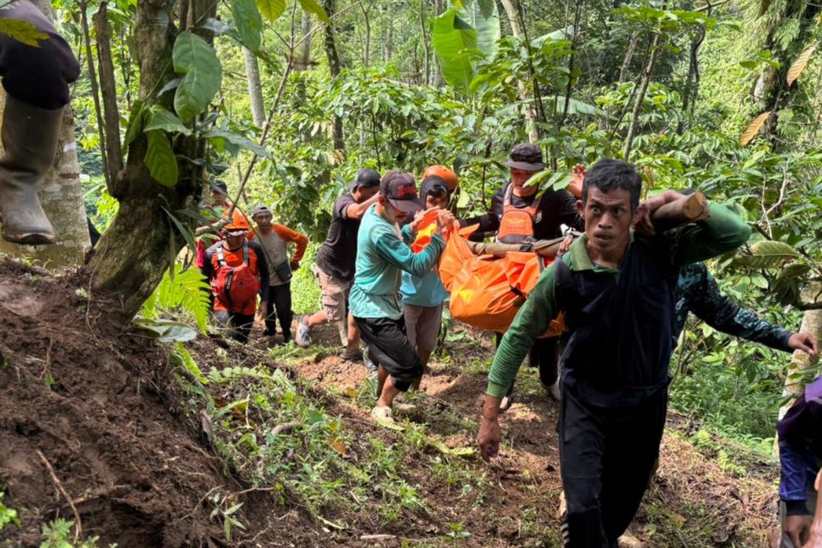 SAR temukan dua mahasiswa UIN Semarang korban tenggelam di Sungai Jolinggo Kendal