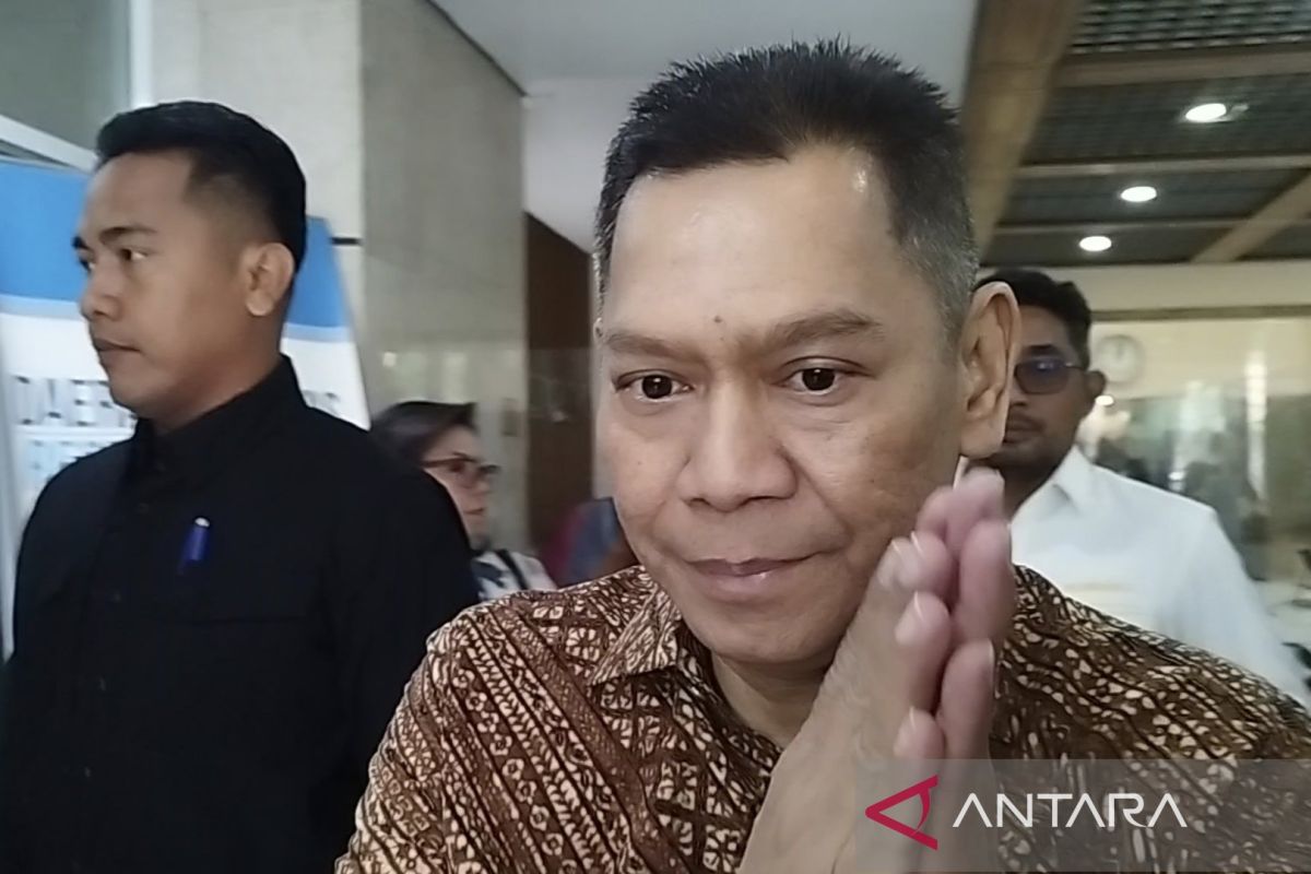 Adies Kadir paling terakhir tiba di DPR untuk sidang putusan MKD