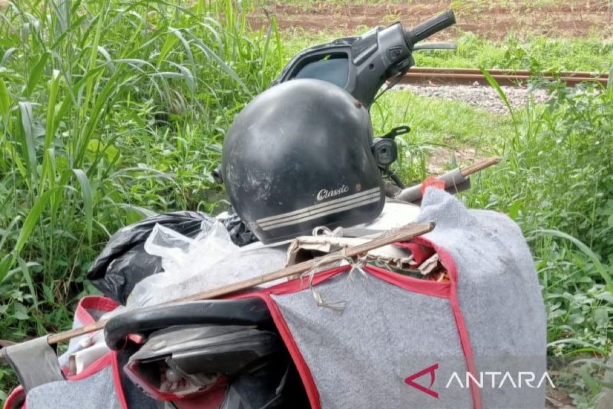 Polres Cianjur dalami temuan sepeda motor yang terparkir di pinggir Jalan Bandung-Cianjur