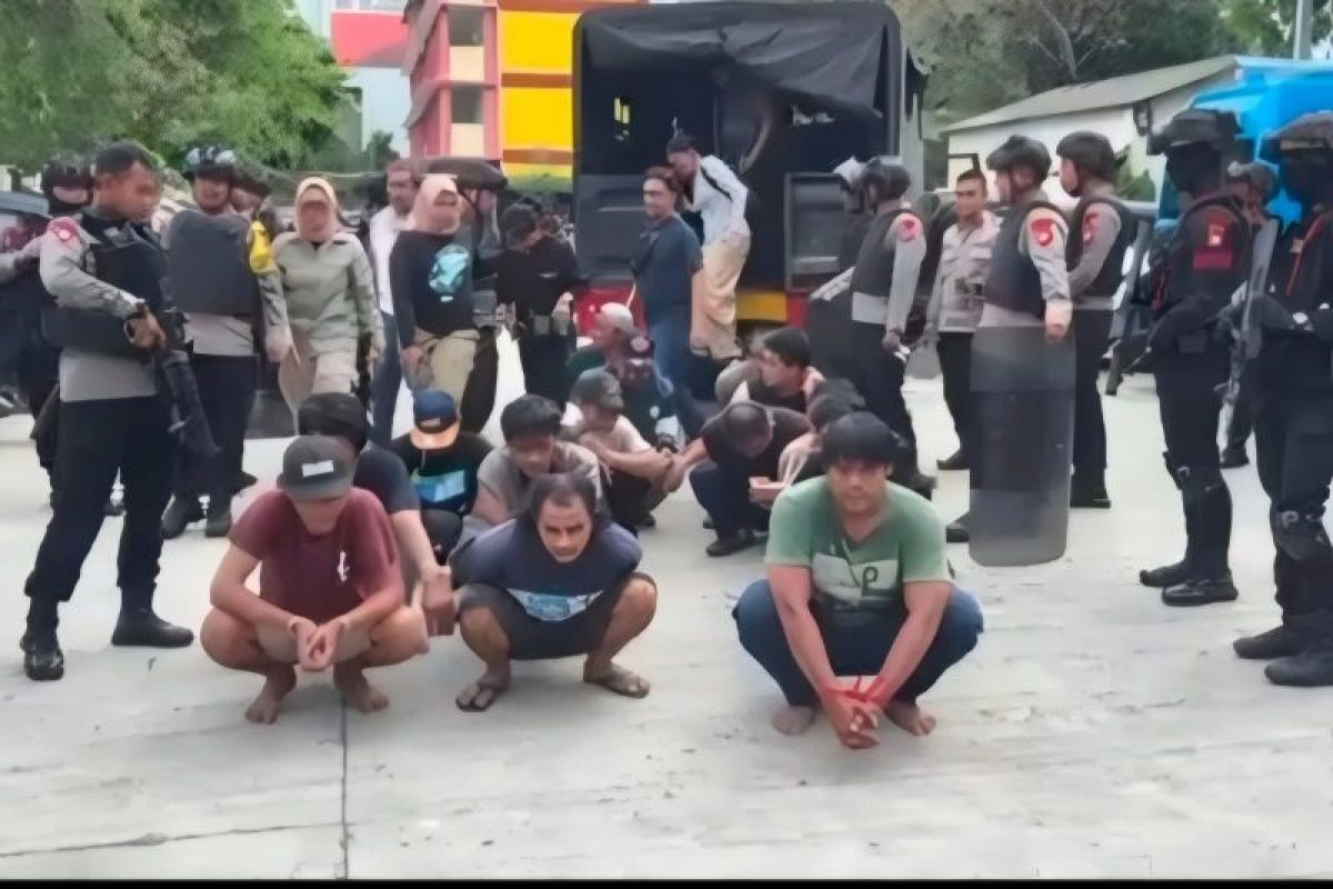 BNN-Polda Metro tangkap 18 orang di Kampung Bahari terkait narkoba