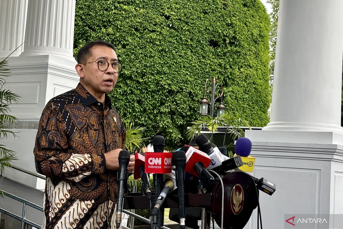 Prabowo receives 49 national hero nominees including Soeharto, Gus Dur